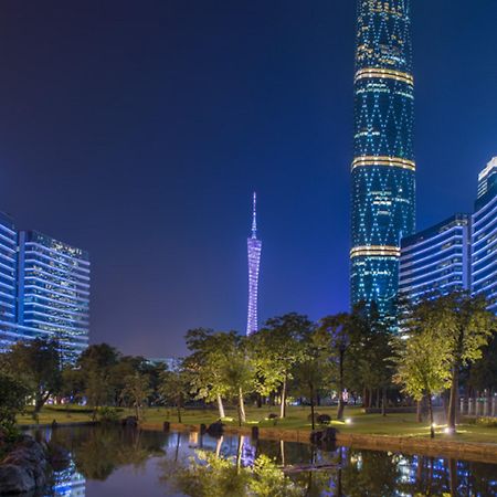 Four Seasons Hotel Guangzhou-Free Shuttle Bus To Canton Fair Complex & Overseas Buyer Registration Services During Canton Fair Period Екстер'єр фото
